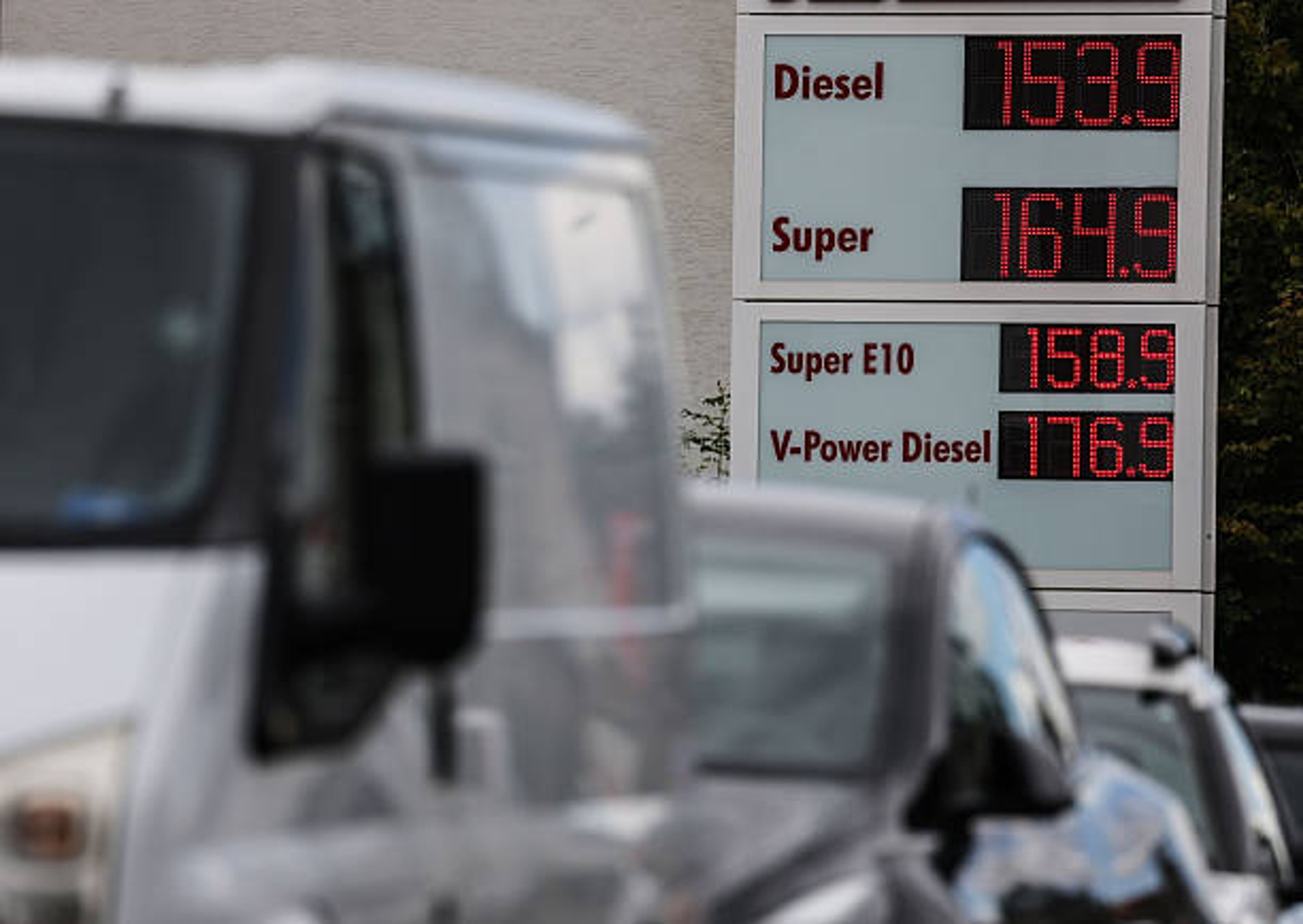 India to Continue Russian Oil Imports Despite U.S. Tariff Threats